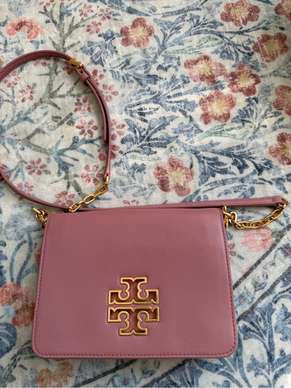 LIke new Tory Burch Britten crossbody in Magnolia